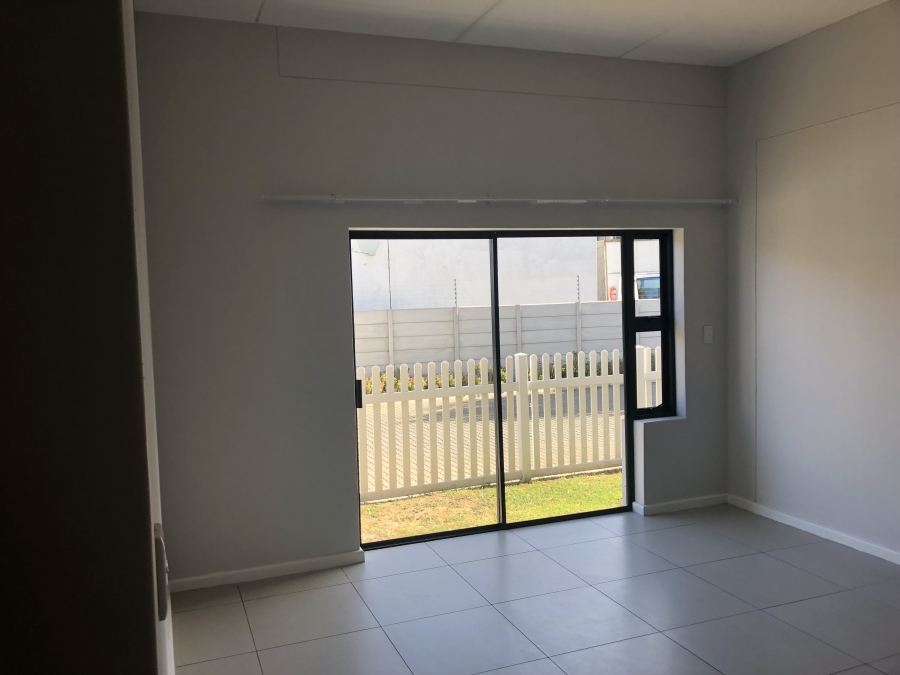To Let 2 Bedroom Property for Rent in Parklands East Western Cape